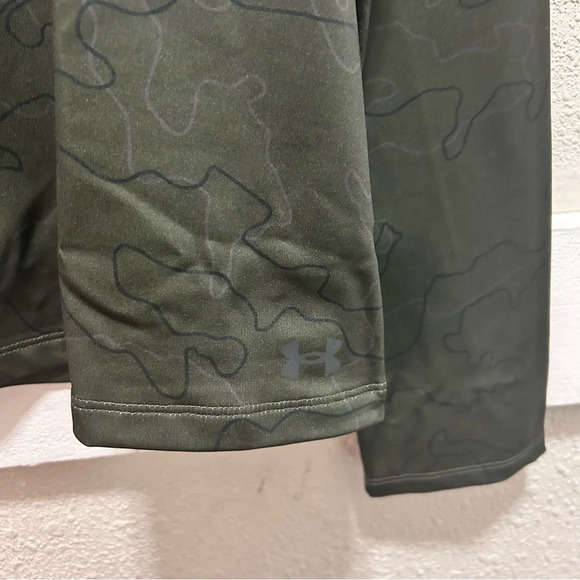 Under Armour Cold Weather Funnel Neck Top in Baroque Green NWT M - Picture 8 of 9